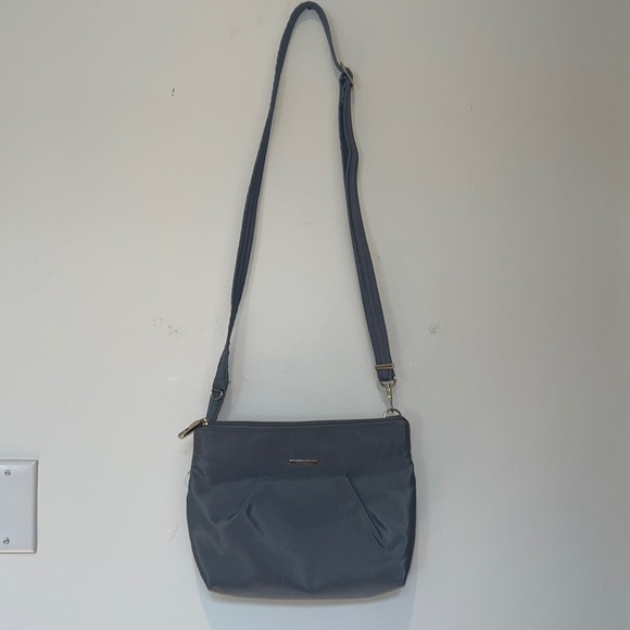 Travelon Handbags - NWOT Travelon Anti-Theft Crossbody Bag
